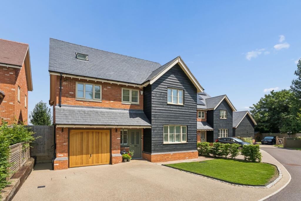 4-bed detached on The Old Brickyard, Whitchurch, HP22, £940,000