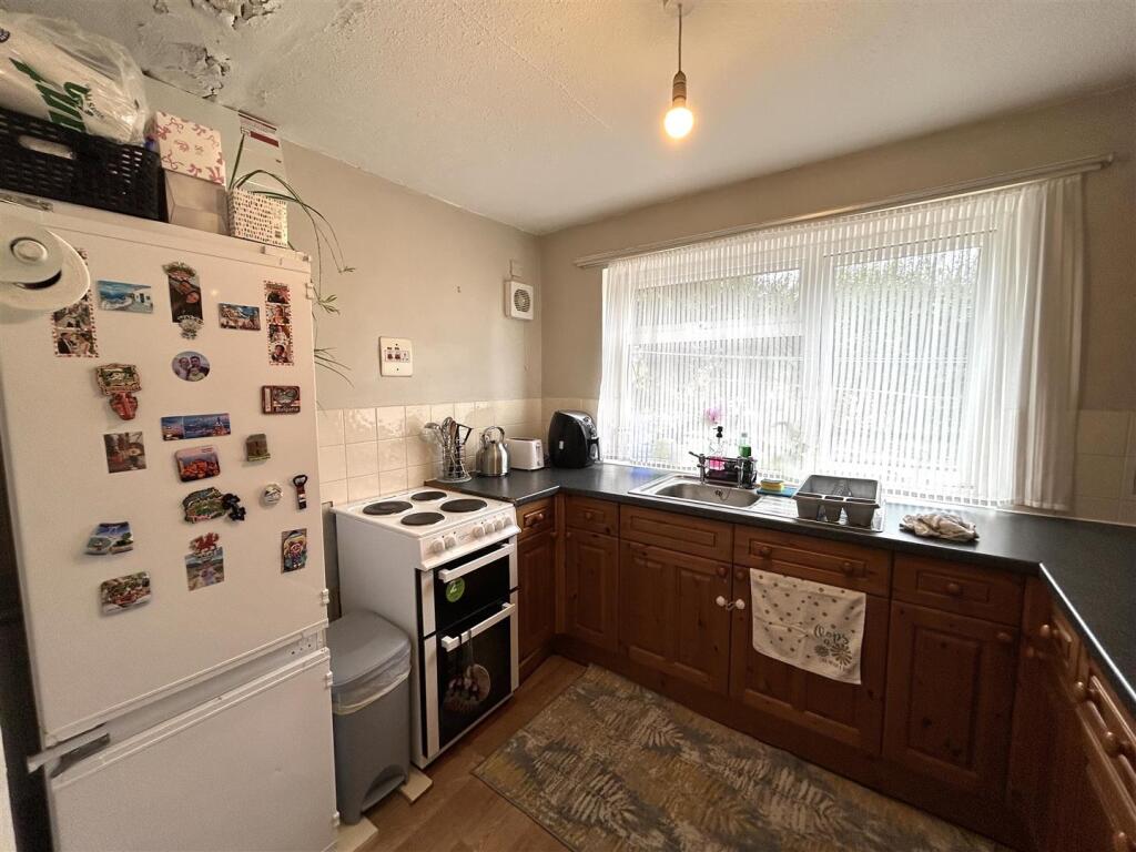 House in Leominster, Herefordshire - View 4
