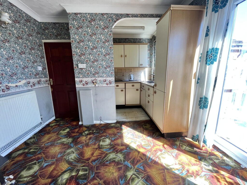 Montgomery Crescent, QUARRY BANK, Brierley Hill. photo 4