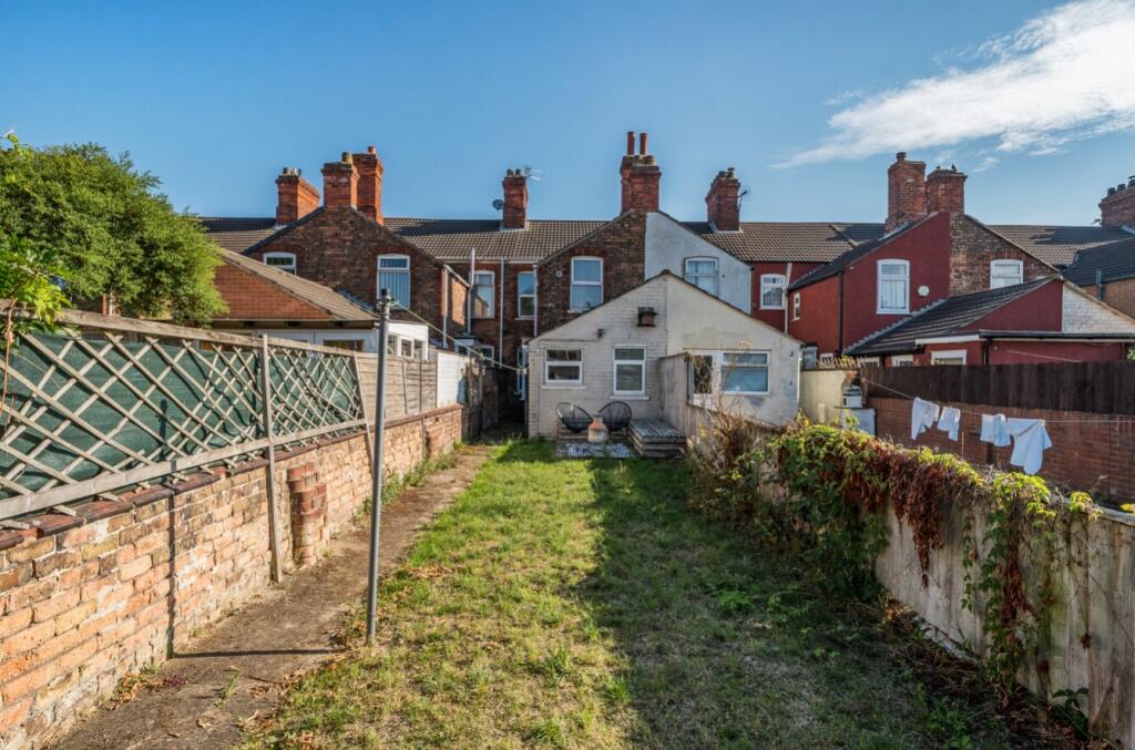 House in Grimsby, Holme Hill - More