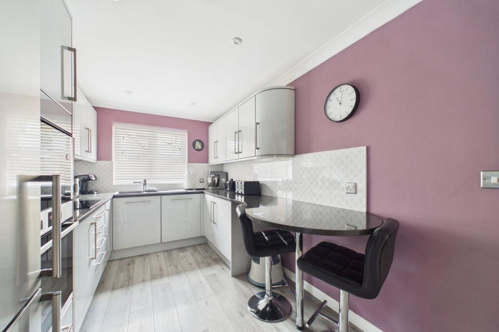 Wyvern Close, Bracknell, Berkshire, RG12 - View 6