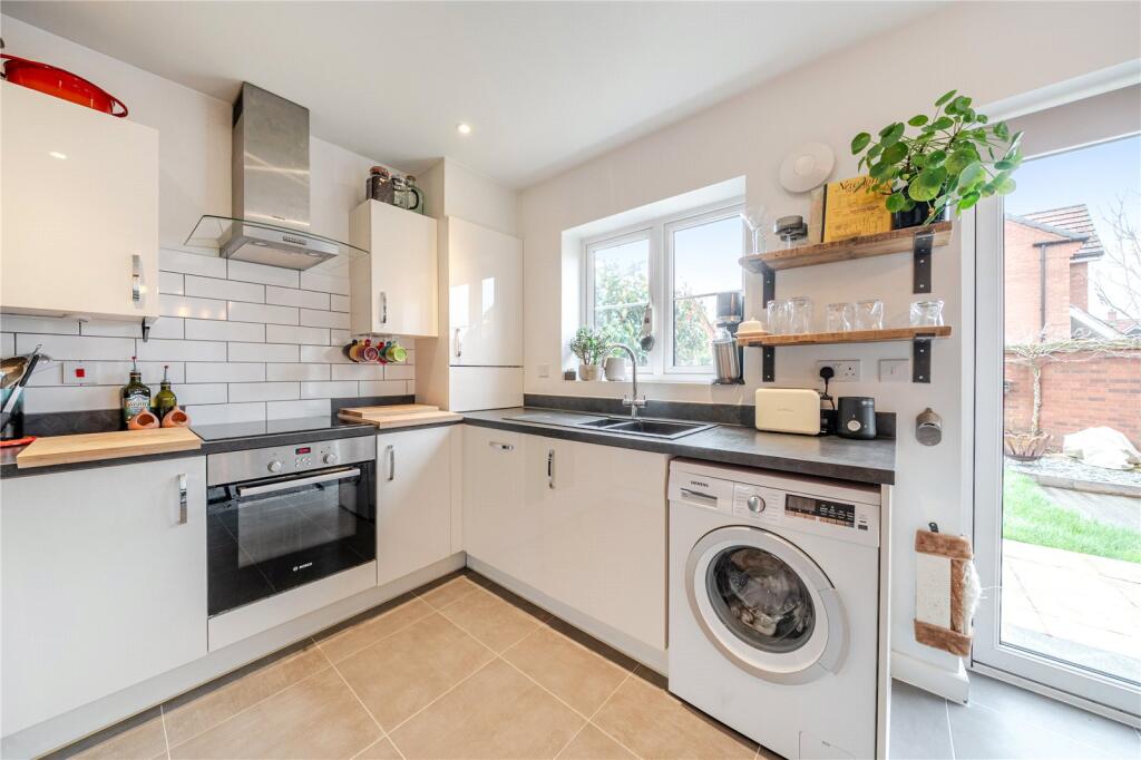 Merrygrove Way, Nursling, Southampton, Hampshire, SO16 photo 4
