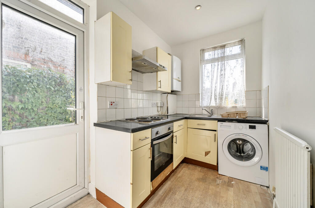Apartment in London - View 5