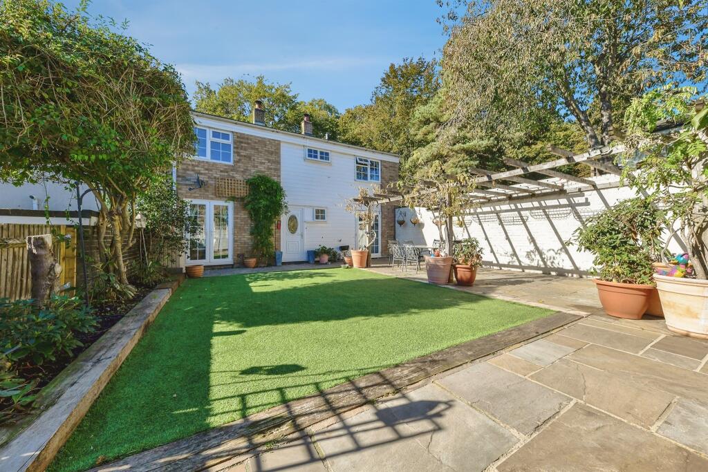 House in Stevenage, Pin Green - View 4