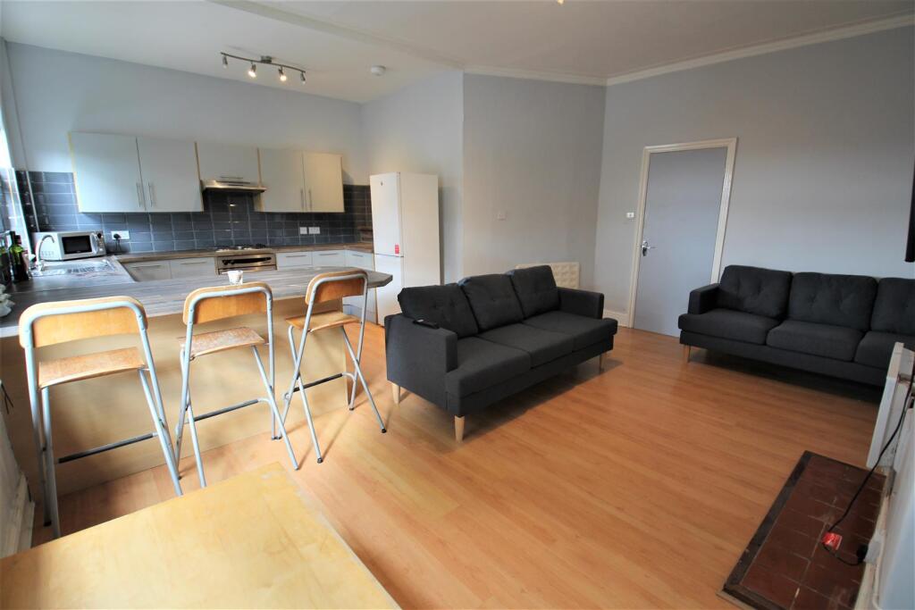 Main image of property: 38 Kelso Road, Hyde Park, Leeds, West Yorkshire, LS2