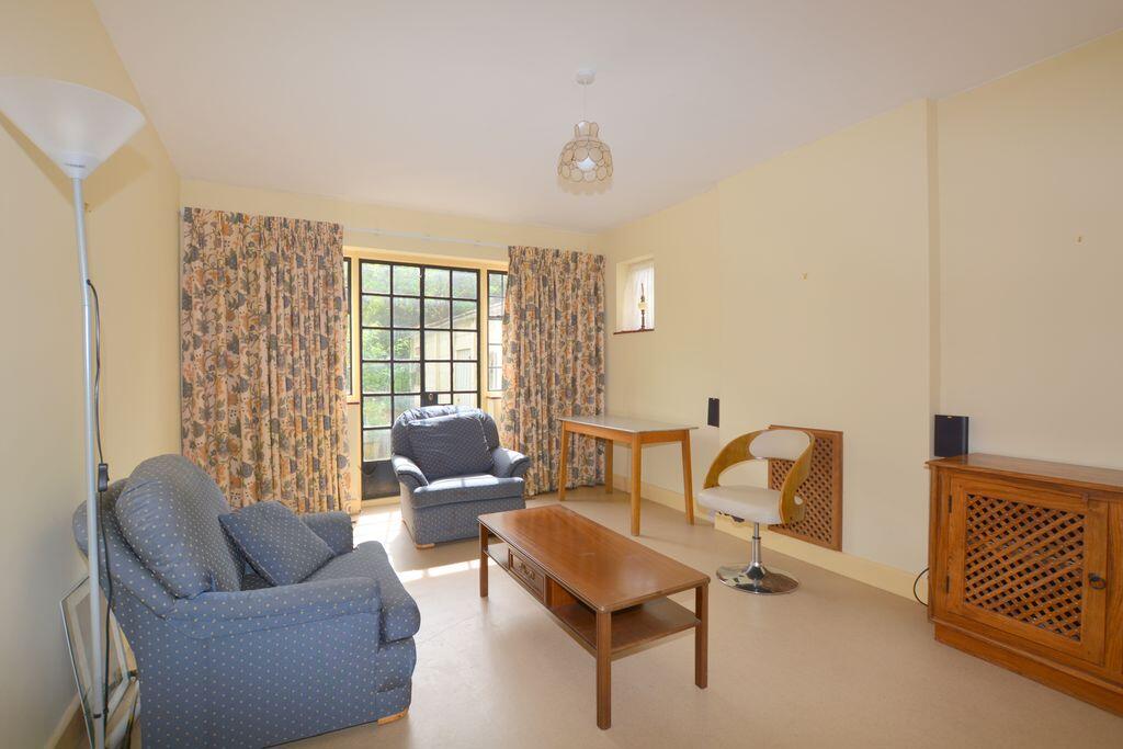 Hillview Road, Hatch End photo 4