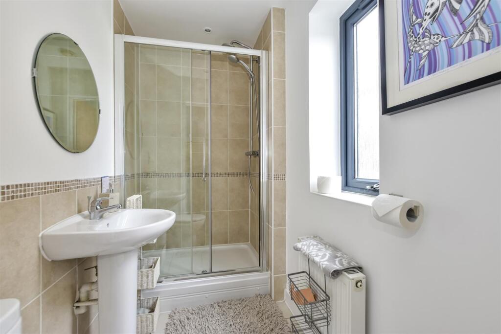 Apartment in Dacorum, Chiltern Park, Berkhamsted - More
