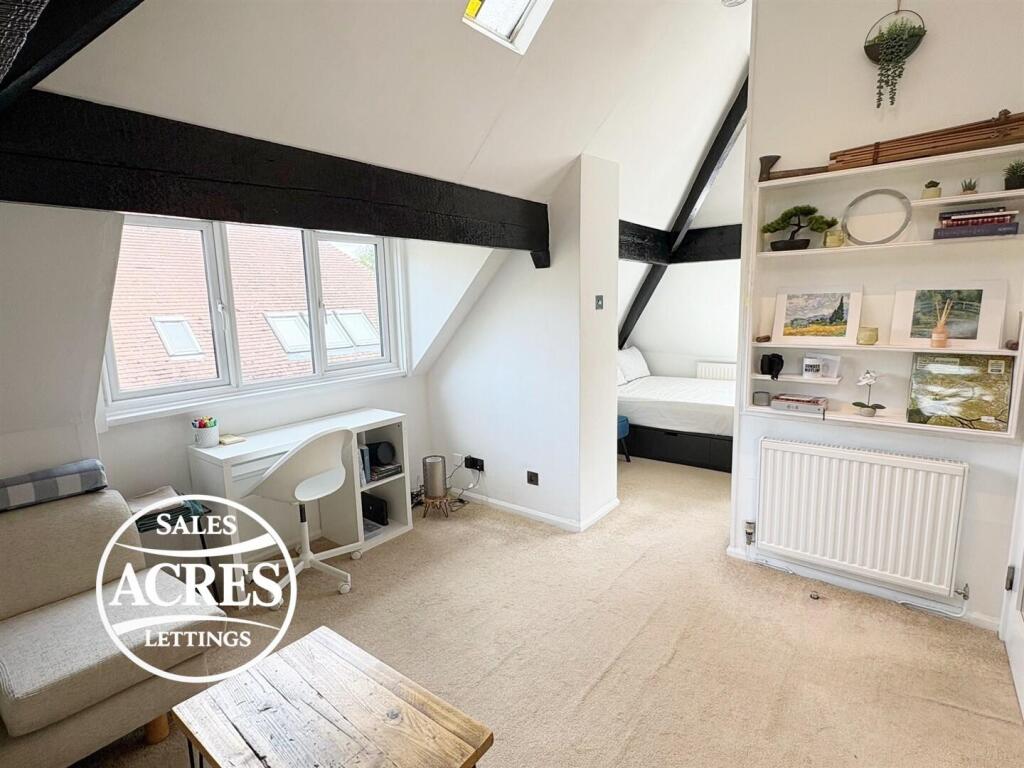 Apartment in Birmingham, Sutton Coldfield - View 4