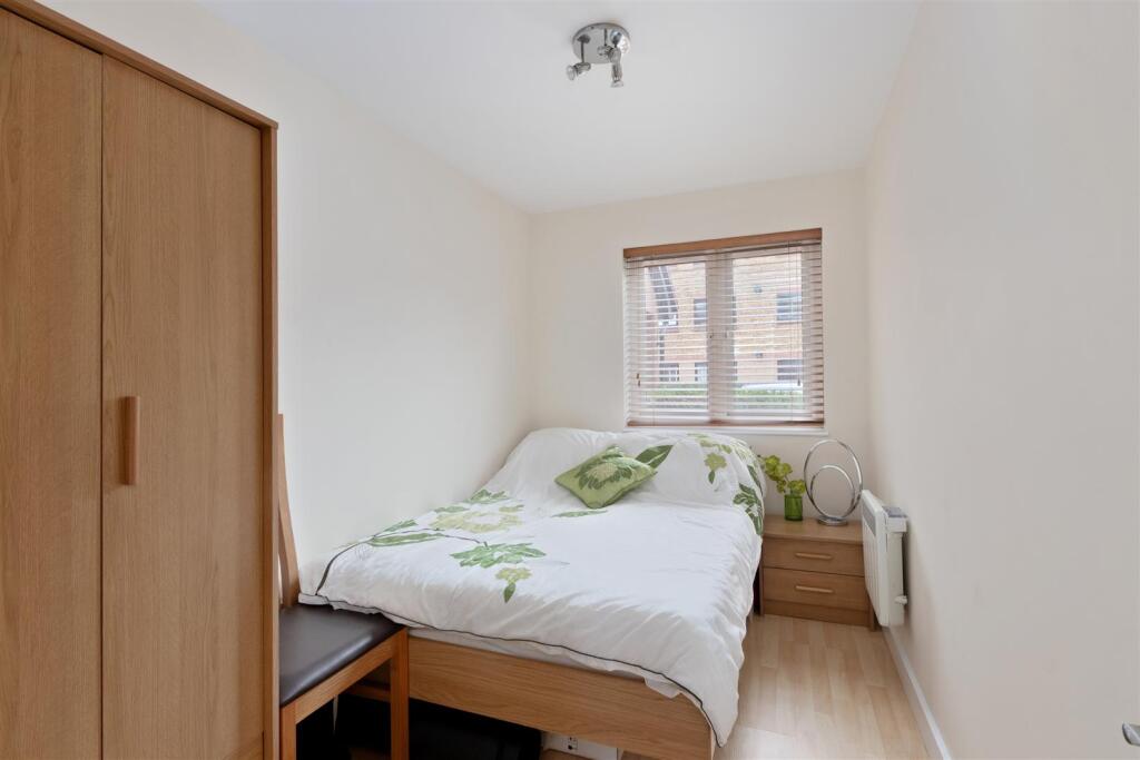 Apartment in London, Collier's Wood - More