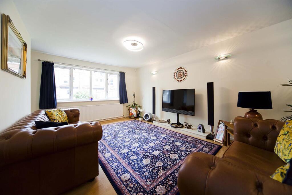 House in Stockton-on-Tees - More