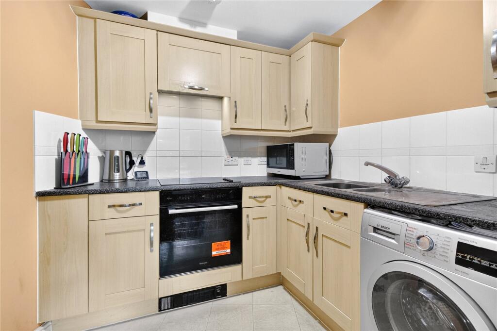Apartment in Bracknell - View 2