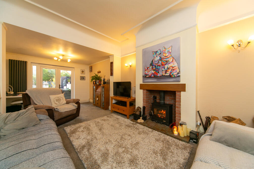 Chester Road, Whitby, CH65 photo 4