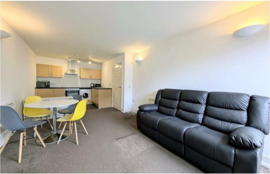 Apartment 9, 10B Moss Street, Liverpool, Merseyside, L6 1HD photo 4