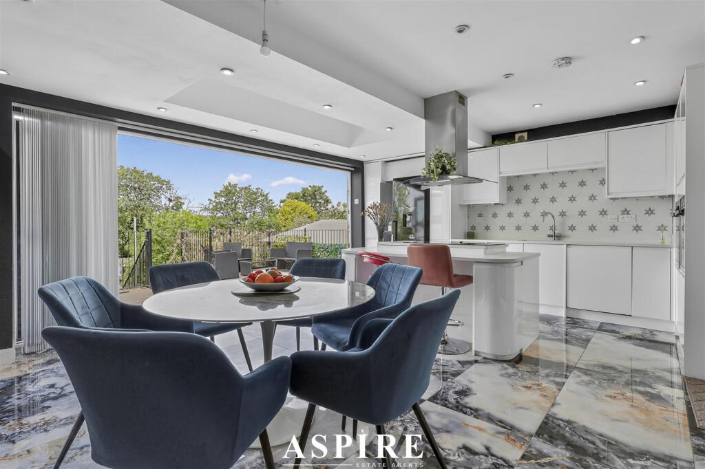 Video Tour Inside - St. James Avenue West, Stanford-Le-Hope - View 4