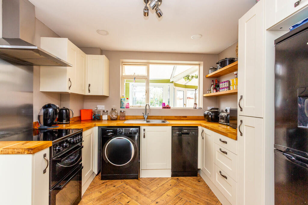House in Rushden, North Northamptonshire - View 4