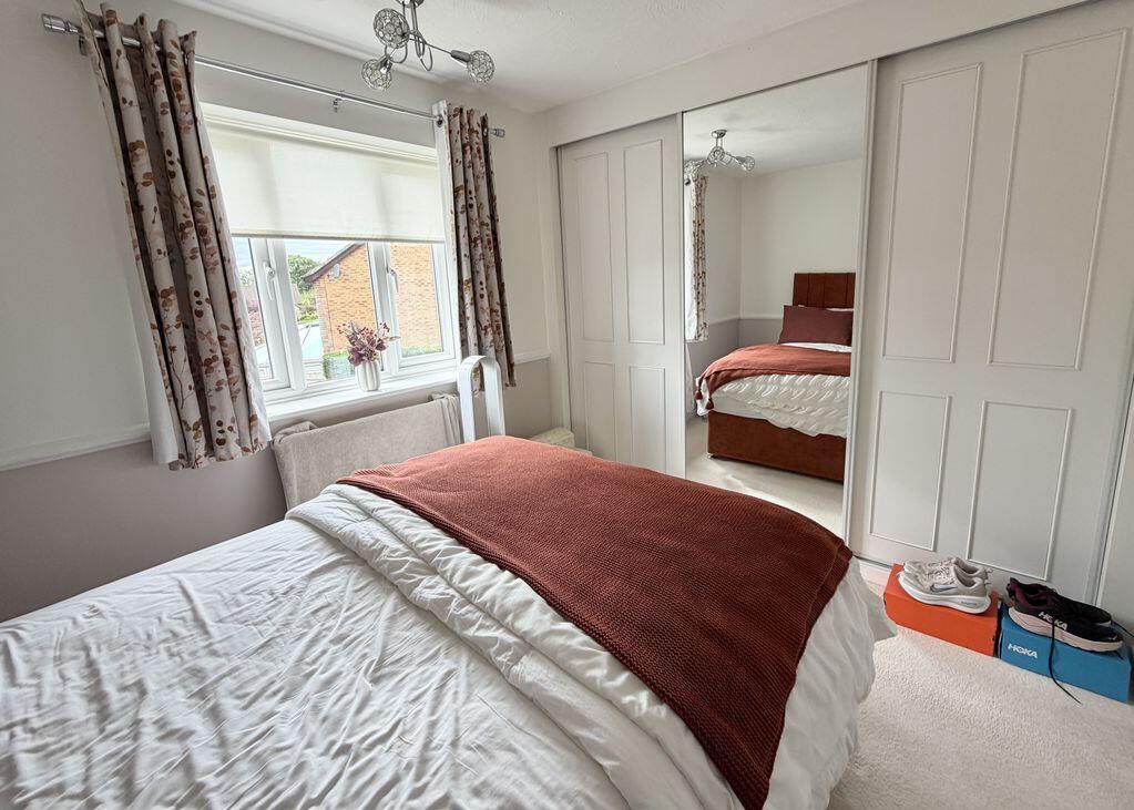 House in Eastleigh, Fair Oak and Horton Heath - More