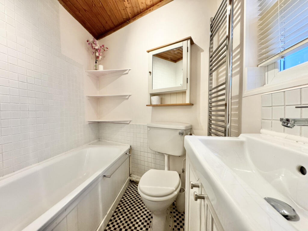 Apartment in London - View 5