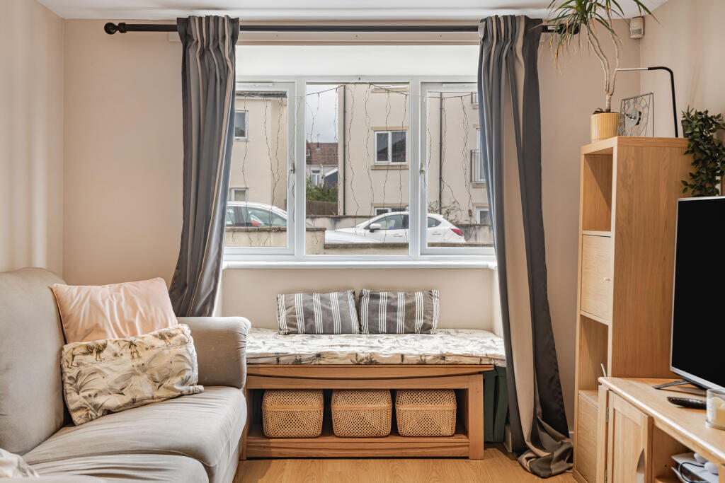 Apartment in Bristol, St Anne's - More