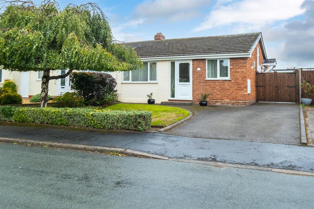 Main image of property: Deepmore Close, Alrewas, Burton-On-Trent