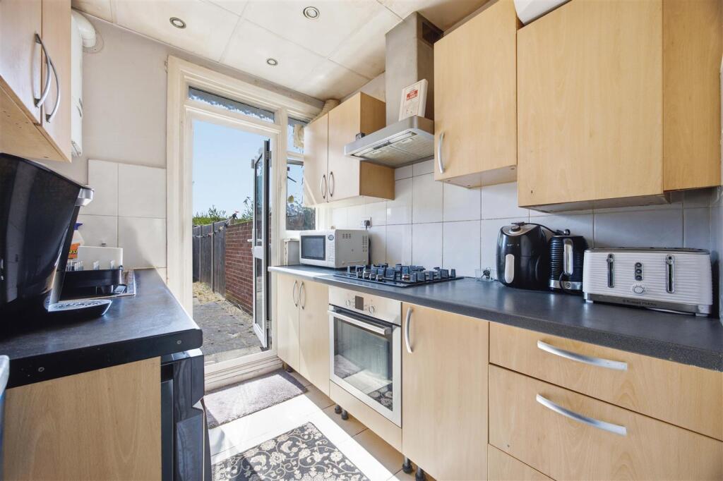 House in London - View 5