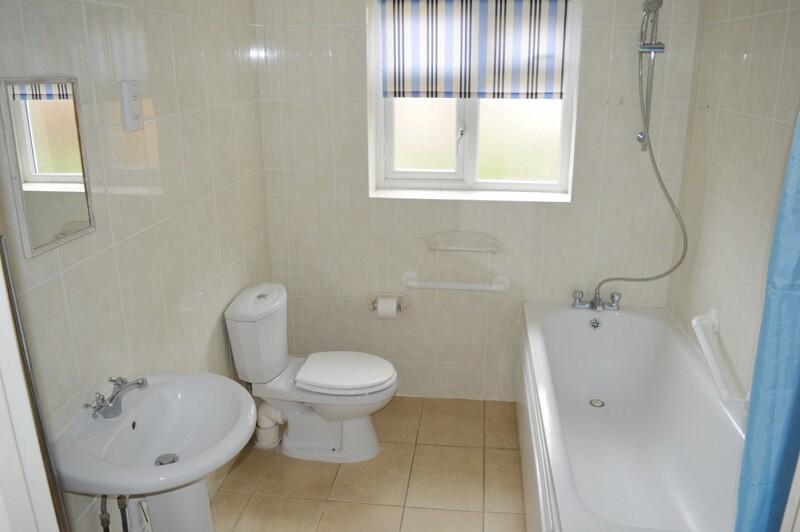 Apartment in Kingston upon Thames - More