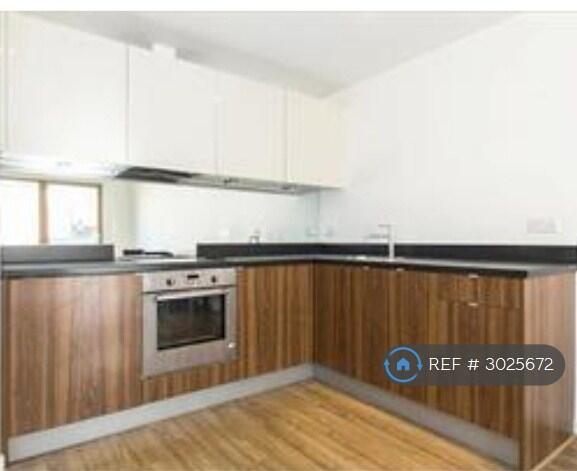 Apartment in Ilford - View 4
