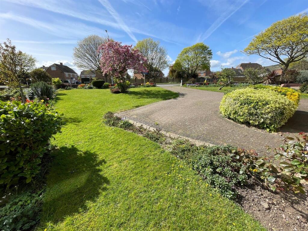 House in Folkestone, Morehall - View 2