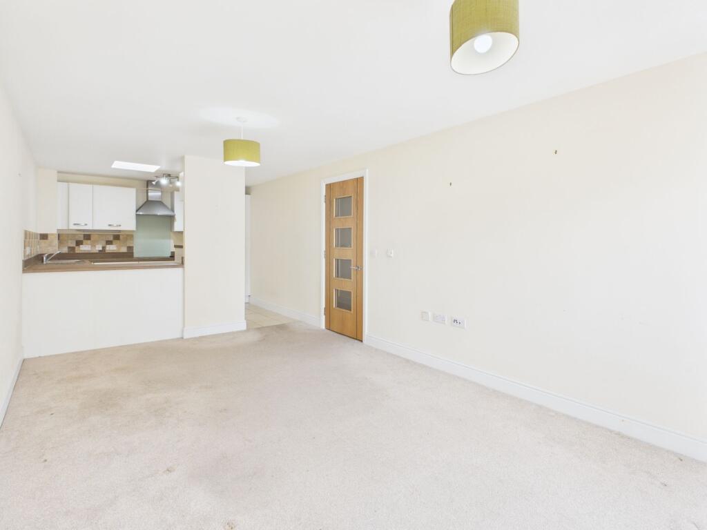 Apartment in North Norfolk, Cromer - View 2