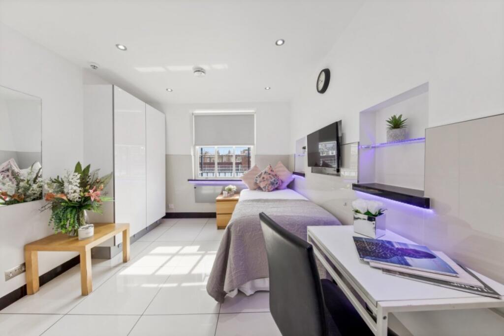 Apartment in London - View 2