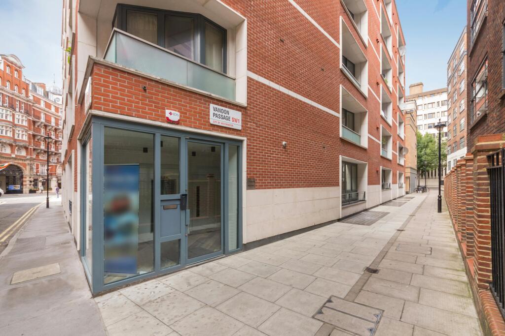 exterior 1.jpg