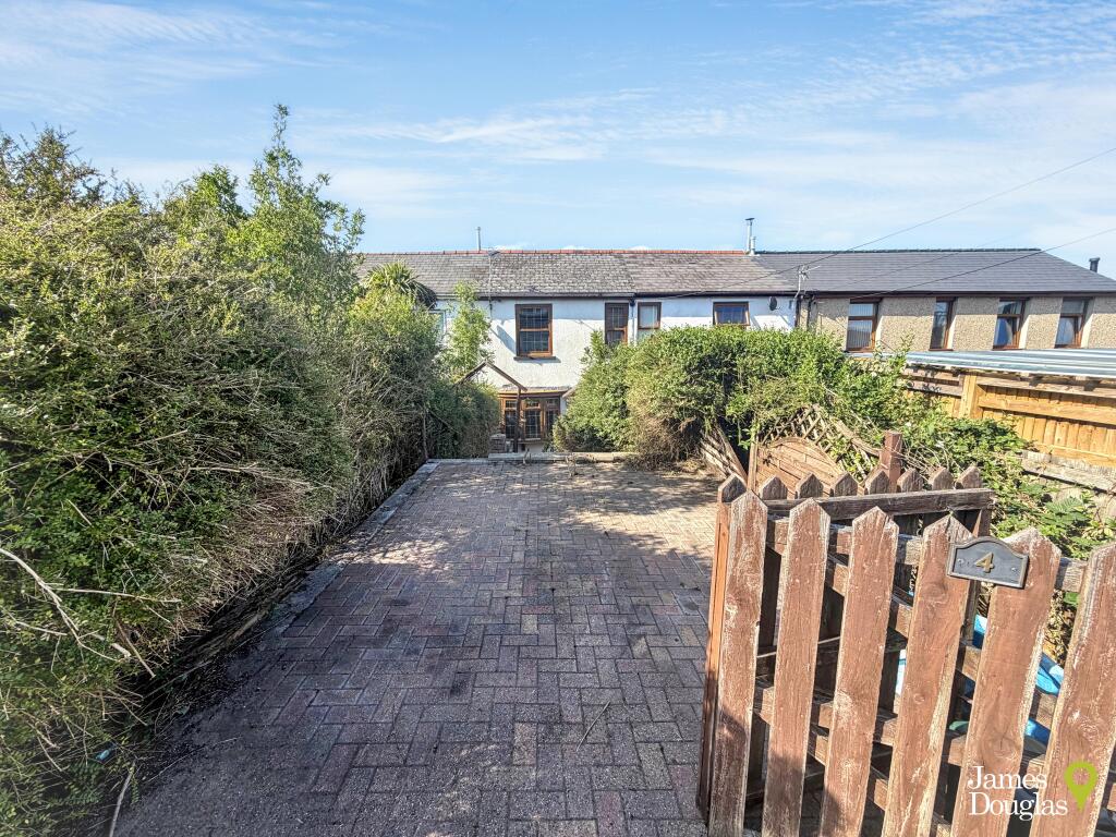 House in Cardiff, Llantwit Fardre - View 2