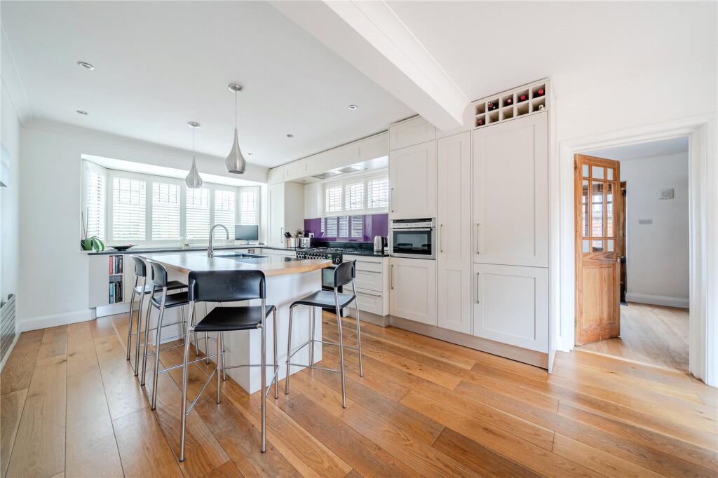 House in Esher - View 3