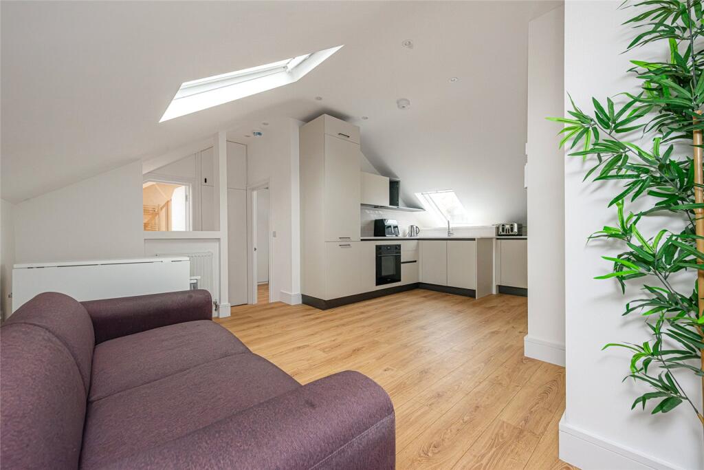 Apartment in London - More