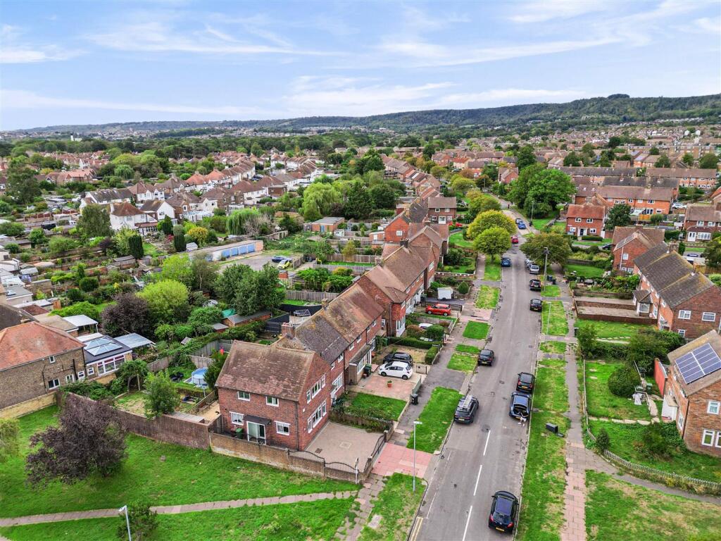 House in Eastbourne, East Sussex - View 2