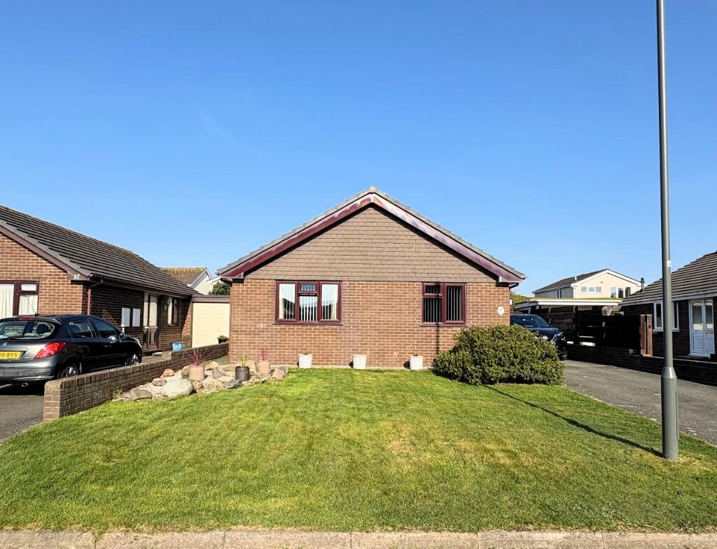 Main image of property: 28 Ar Y Don, Tywyn, Gwynedd, LL36 0DS