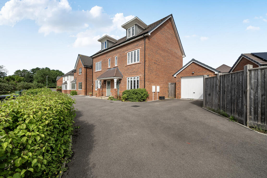Main image of property: Lynbrook Close, Worcester, WR2