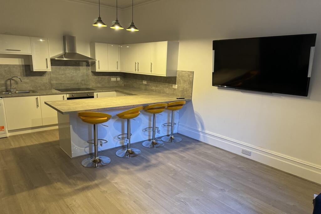 Meyrick Park Crescent, BH3 photo 3