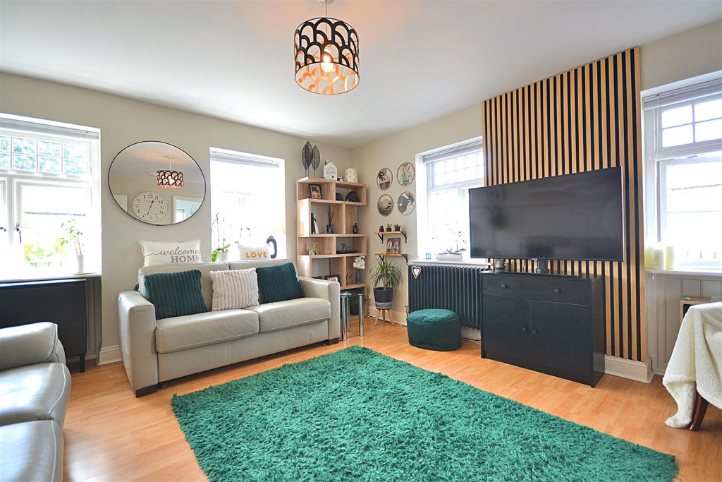 Apartment in Dorchester, Fordington, Dorset - View 2