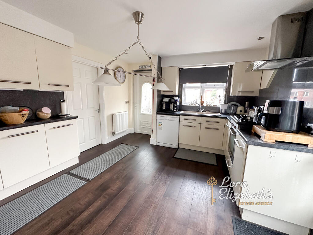 Lunness Court, Mansfield, Nottinghamshire, NG18 photo 4