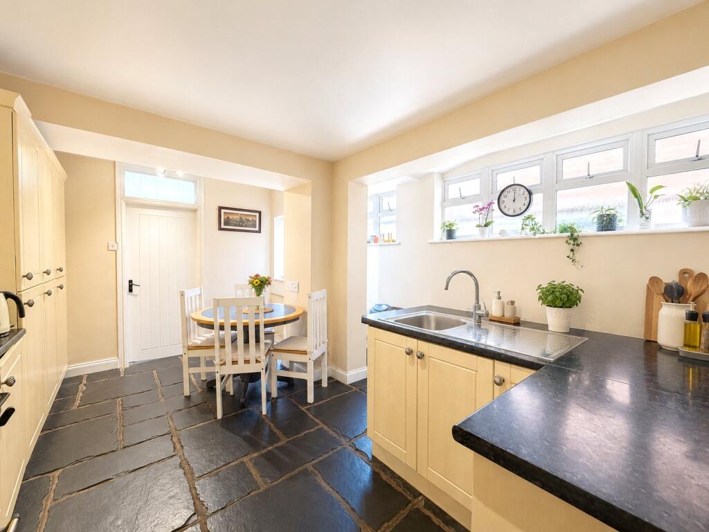 House in Aldershot, Cargate, North Town - View 4
