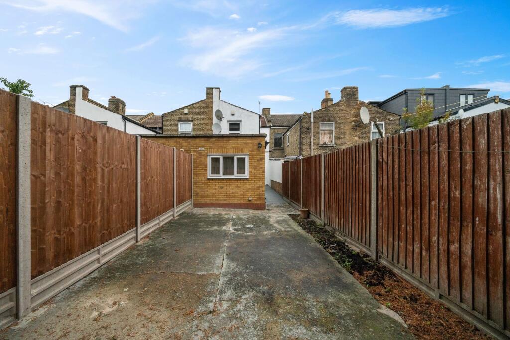 House in London - View 4