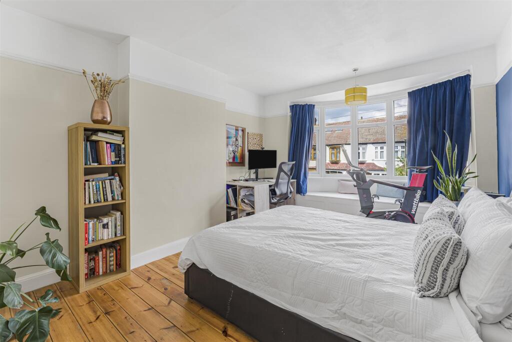 House in London, West Barnes - More