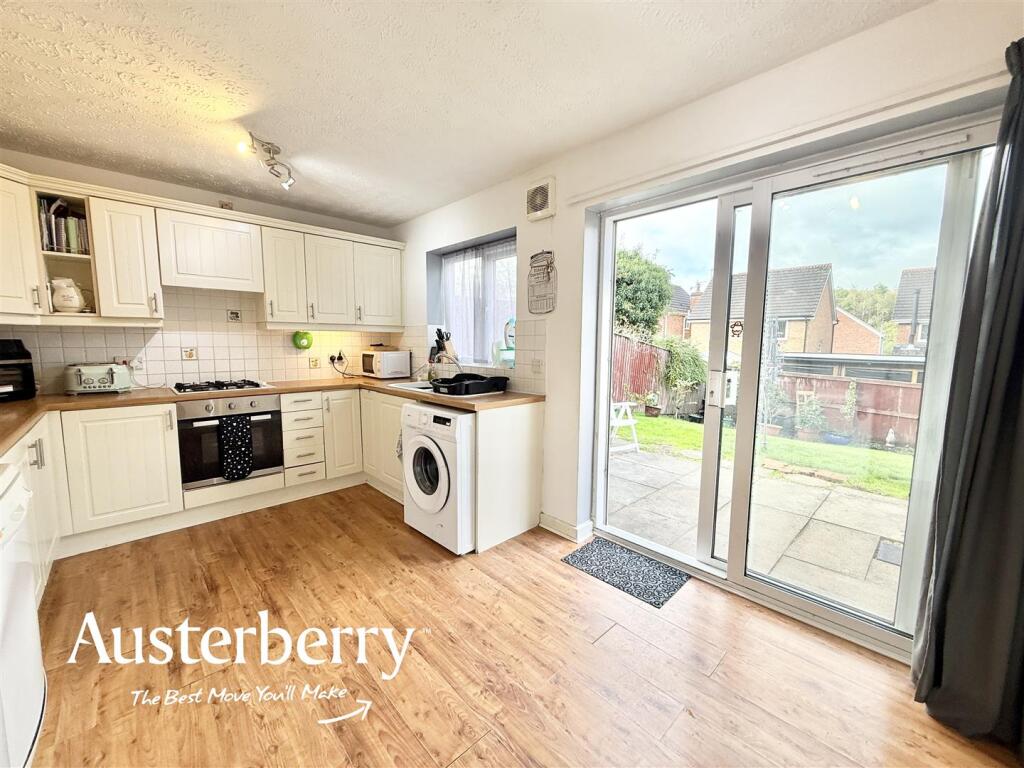 House in Stoke-on-Trent, Normacot - View 5