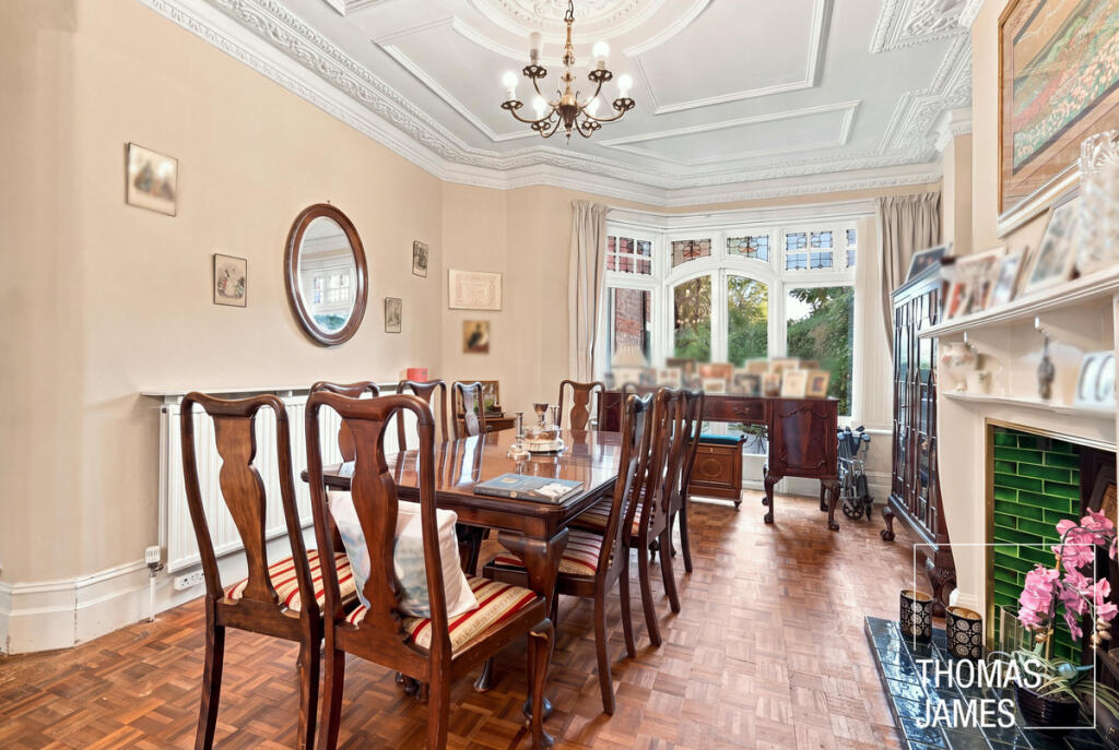 Bourne Hill, London, N13 photo 3