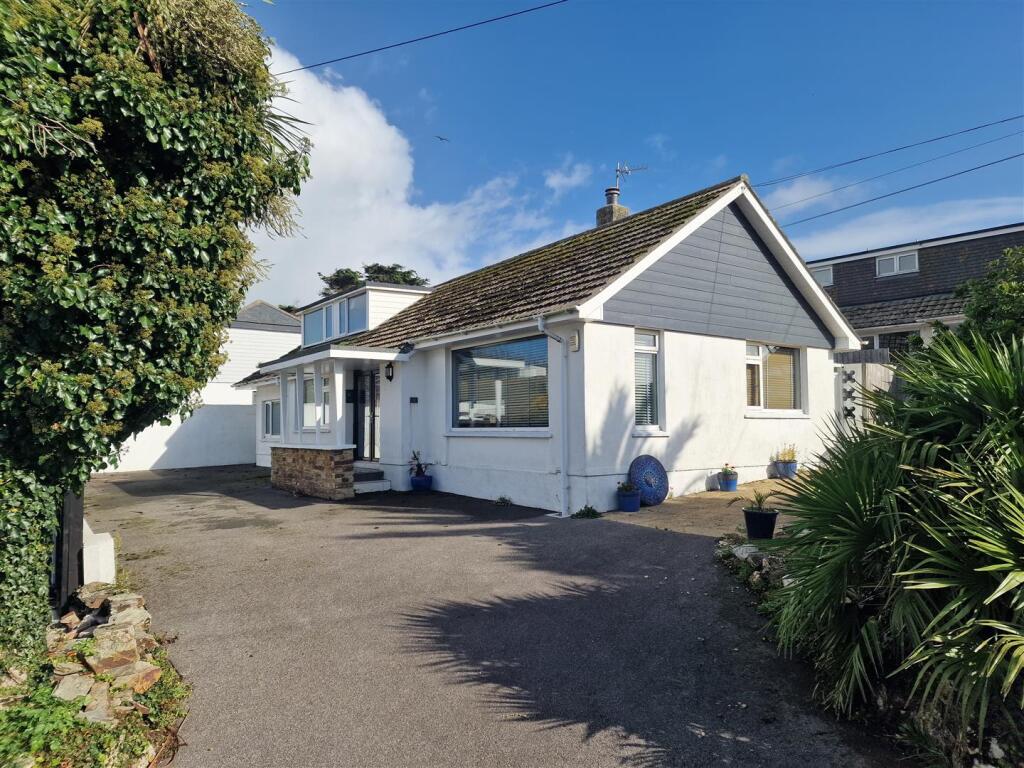 2-bed detached on Bolowthas Way, Newquay, £395,000
