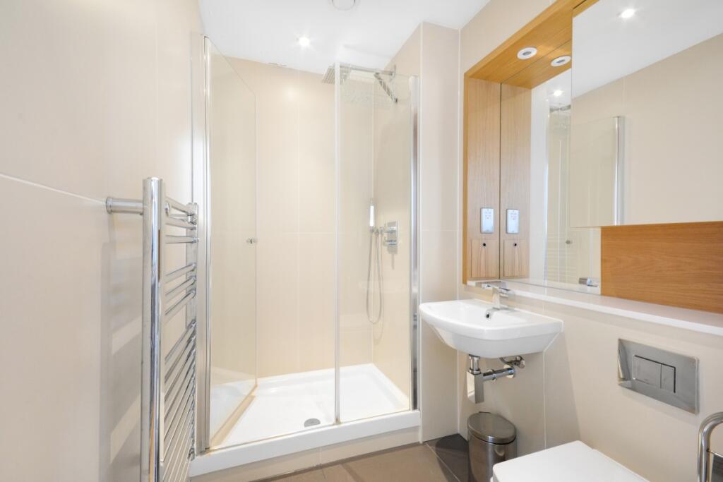 Apartment in London - More
