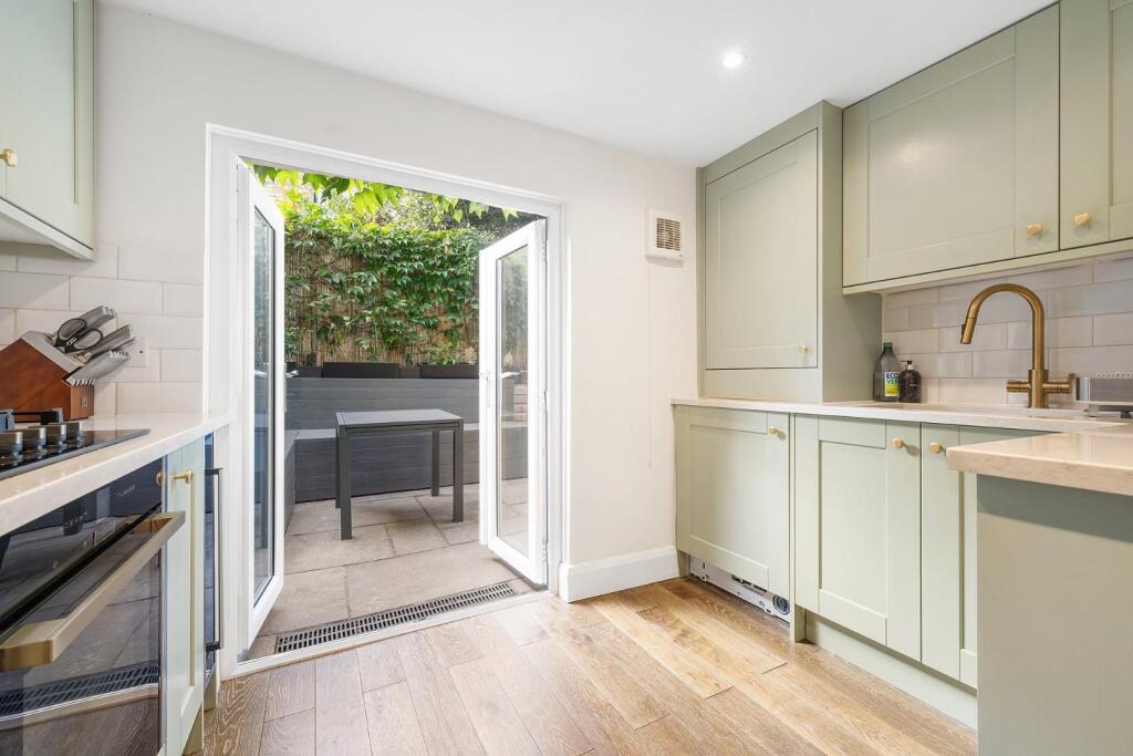 Apartment in London - View 4