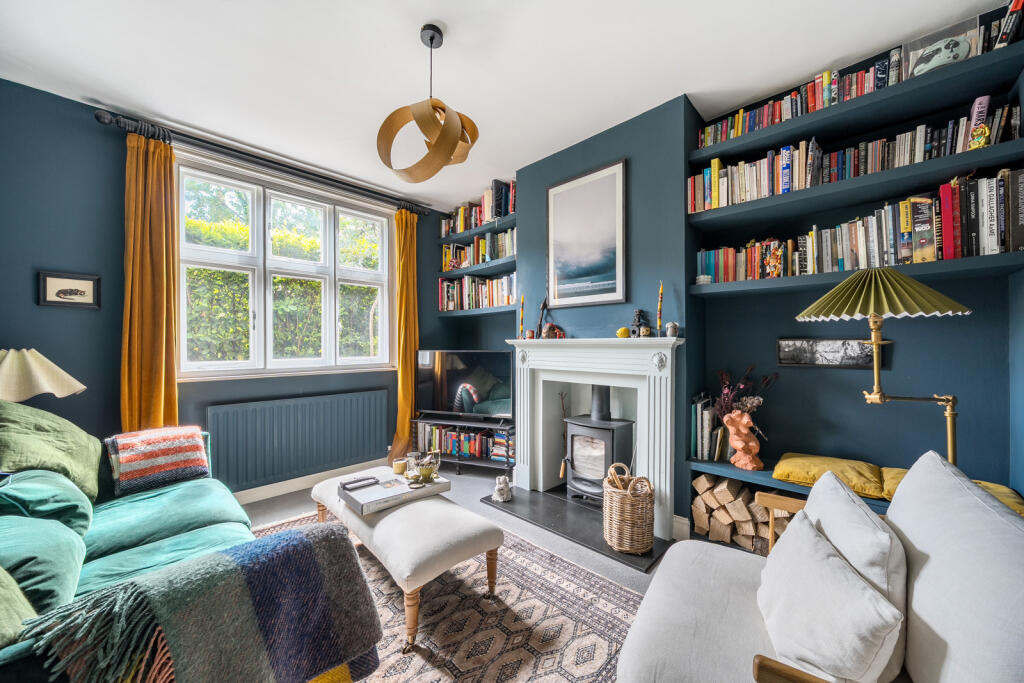 House in Guildford - View 2