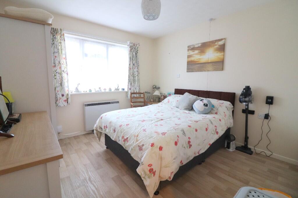 Edgcott Close, Barton Hills, Luton, LU3 4DT photo 4