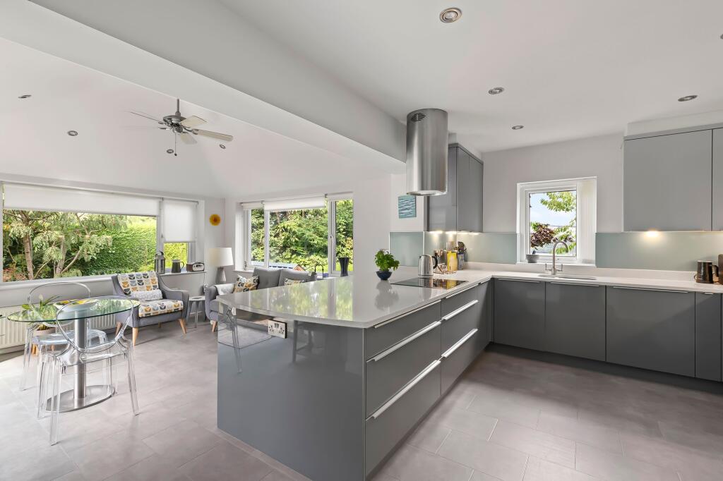 House in Bradford, Ben Rhydding, Ilkley - More